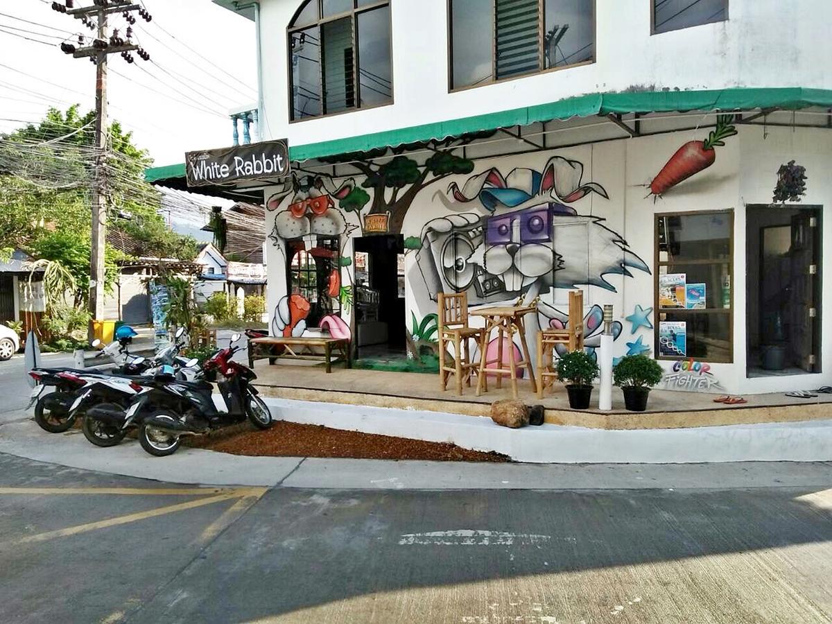 Hostel White Rabbit Baan Khai Exterior foto