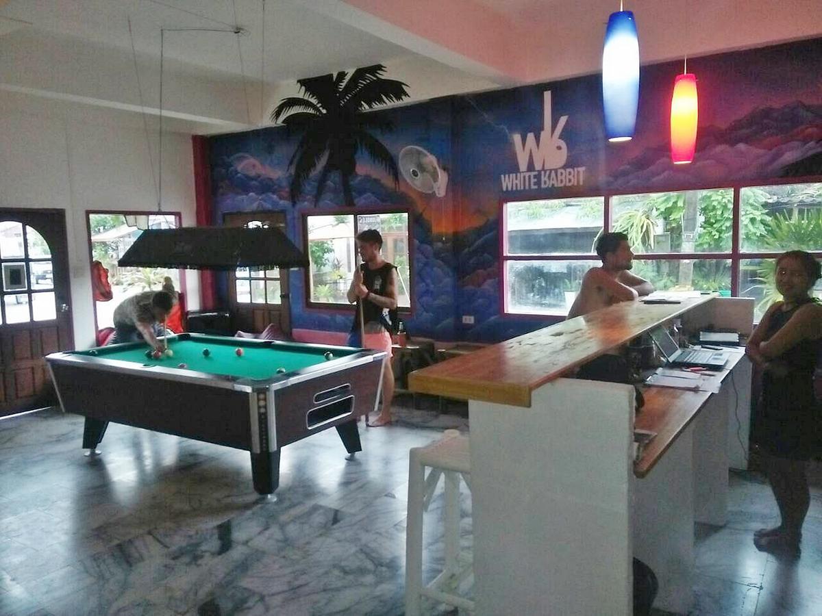 Hostel White Rabbit Baan Khai Exterior foto