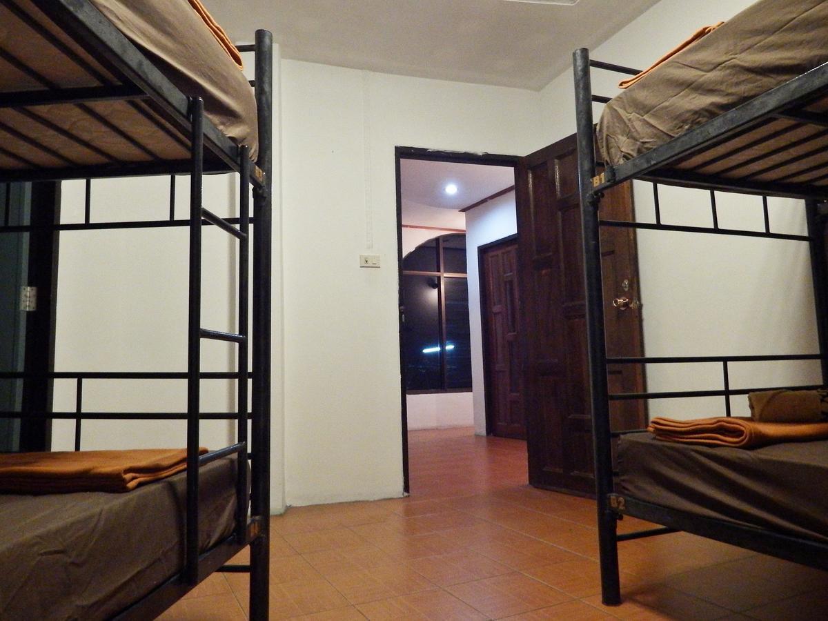 Hostel White Rabbit Baan Khai Zimmer foto